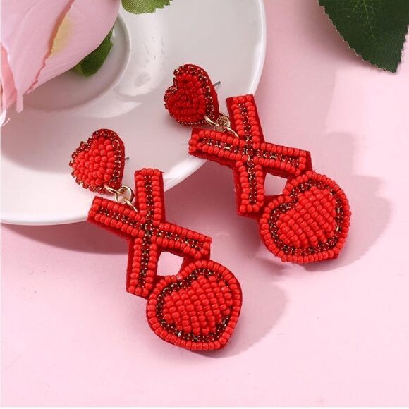 Beaded XO Dangle Earrings ❤️ - Picture 1 of 4